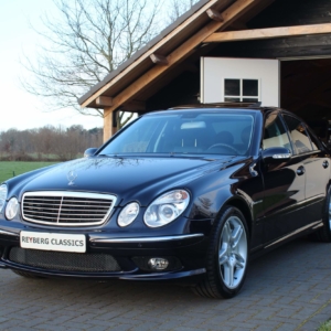 Mercedes E55 AMG Limousine *Tanzanitblau* 2005