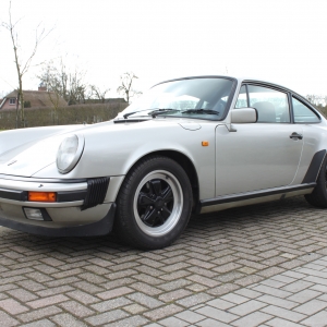 Porsche 911 3.2 ’83 zinc