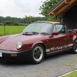 Porsche 911 Carrera 3.2 Granat rot