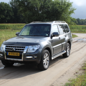 Mitsubishi Pajero 3.2 D 2017 (grijs kenteken)